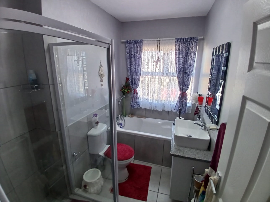 2 Bedroom Property for Sale in Island View Western Cape